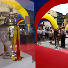 Las conquistas de la selección española de fútbol hacen las delicias de los leoneses en la céntrica plaza de San Marcelo.