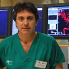 Óscar Balboa Arregui, en la sala de Radiología Intervencionista del Hospital de León.