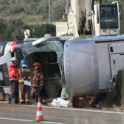 Estado en el que quedó el autocar tras el suceso.