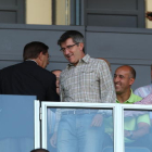 El alcalde Francisco Fernández y el presidente de la Cultural, Domingo Cueto, en el palco.