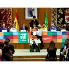 El rector de la Universidad de León presidió el protocolario acto con la entrega de premios y diplomas a los alumnos. MARCIANO PÉREZ