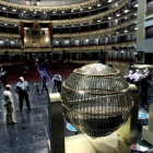 Los bombos de la Lotería de Navidad, a punto en el Teatro Real de Madrid.