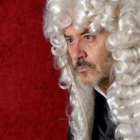 El conocido actor Santiago Ramos se pone hoy la toga para interpretar en el Auditorio Ciudad de León
