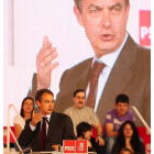 Zapatero, en el mitin de León que abrió la campaña del 22-M.