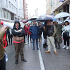 Un grupo de medio centenar de personas se concentró ayer en el tramo de Camino de Santiago en el que arrancan las obras. L. DE LA MATA