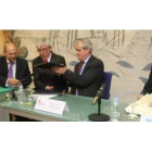 Carlos Ruiz, José Ángel Hermida, Francisco Javier Álvarez Guisasola y Gurutz Linazasoro en la firma
