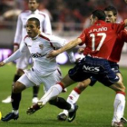 Adriano Correia, nuevo azulgrana, jugando con el Sevilla.