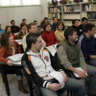 Un grupo de jóvenes en un curso de incorporación.