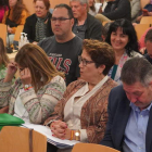 A la izquierda, la candidata de Vox, Blanca Herreros, y la presidenta provincial, Mercedes Machín, el día del escrutinio oficial. J. NOTARIO