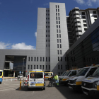 Ambulancias del Hospital de León. JESÚS F. SALVADORES