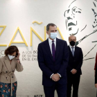 El rey Felipe VI (3d) inaugura la exposición dedicada al que fuera presidente de la II República Manuel Azaña en la Biblioteca Nacional de España (BNE) en Madrid. MARISCAL