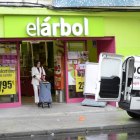 Uno de los supermercados de la cadena El Árbol, ayer en la capital leonesa