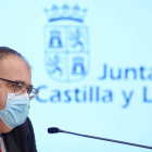 El consejero de Sanidad, Alejandro Vázquez, durante su primera rueda de prensa ayer en Valladolid. NACHO GALLEGO