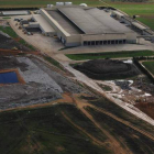 Imagen aérea del complejo del CTR en San Román de la Vega, donde puede apreciarse el vaso de residuos actual.