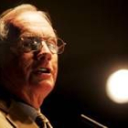 Neil Armstrong durante la conferencia que ofreció ayer en Valencia