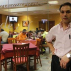 Isidoro Borraz, de El Fogón de Isi, en Trobajo del Cerecedo.