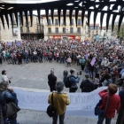 Más de mil personas protestaron ayer en León y se concentraron en Botines. RAMIRO