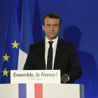 El nuevo presidente de Francia, el candidato de En Marcha!, Emmanuel Macron, en un momento de su discurso. LIONEL BONAVENTURE / POOL