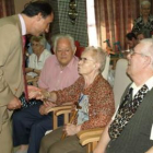 César Antón, durante la inauguración de la residencia de ancianos en Villamañán.