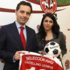 Los organizadores de la Copa, Arturo Palacio, delegado de Coca Cola en la zona norte, y Blanca Garcí