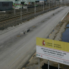 Estado actual de las obras del AVE a su paso por el puente del polígono de Onzonilla.