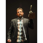 Jordi Évole, de -˜Salvados-™, y los leoneses Manolo González (premio del Jurado) y Mapi Galán.