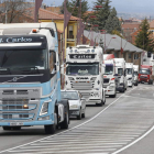 Una de las marchas lentas de camiones en los paros del sector en el mes de marzo. MARCIANO PÉREZ