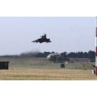Un avión Mirage 2000 despega de la base militar de Nancy (Francia).