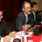 Roberto Arranz, Carlos Collantes y Fernando Martínez Fanegas, durante la rueda de prensa de ayer