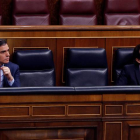 El presidente del Gobienro, Pedro Sánchez (i), y el vicepresidente segundo, Pablo Iglesias. BALLESTEROS