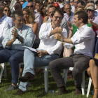 Fernandez Mañueco estrecha la mano de Pablo Casado durante el acto celebrado ayer. RICARDO MUÑOZ