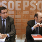 López y Rubalcaba, en el Consejo de la Juventud, ayer.