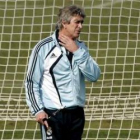 Manuel Pellegrini durante el entrenamiento de ayer.