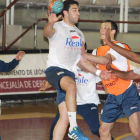 El plantel ademarista durante el intenso entrenamiento de ayer en el Palacio con la vista puesta en plantarle cara al Barça.