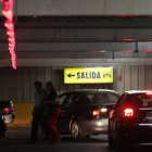 El interior del aparcamiento subterráneo acusa el paso de los 50 años de la concesión. RAMIRO