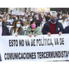 Protesta celebrada el pasado jueves en Oviedo para exigir mejores carreteras en el suroccidente de Asturias. IRMA COLLÍN / LA NUEVA ESPAÑA
