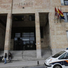Imagen exterior de los Juzgados de León.