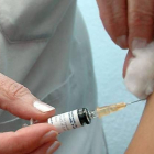 La vacuna, el método más eficaz para prevenir el contagio por el virus.