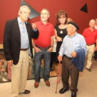 Rogelio Guerrero, junto a un familiar, Azuara y esther Aparicio