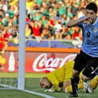 El uruguayo Luis Suárez celebra su gol frente a México.
