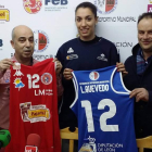 Laura Quevedo, con la camiseta del Pajariel Bembibre al que llega para aportar su calidad.