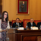 Judith del Blanco, leyendo su trabajo.