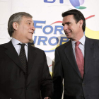 El comisario de Industria, Antonio Tajani, junto al ministro Soria, ayer en Madrid.