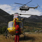 Un instante de las operaciones de rescate tras caer la aeronave de la Uhel.