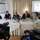 Representantes de los afectados, ayer en rueda de prensa. RAMIRO