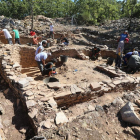 Excavaciones en la Peña del Hombre, en Paradela de Muces. AFB