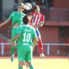 Los jugadores de ambos equipos no dieron un balón por perdido a lo largo de los noventa minutos.