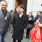 El nuevo secretario del PSOE del Bierzo, Gerardo Álvarez Courel, ayer con Folgueral tras el congreso.