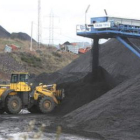 El Gobierno negocia con las eléctricas para dar salida al carbón almacenado.