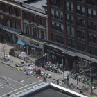 Vista general del lugar donde se registraran dos explosiones cerca a la línea de meta de la 117 Maratón de Boston.